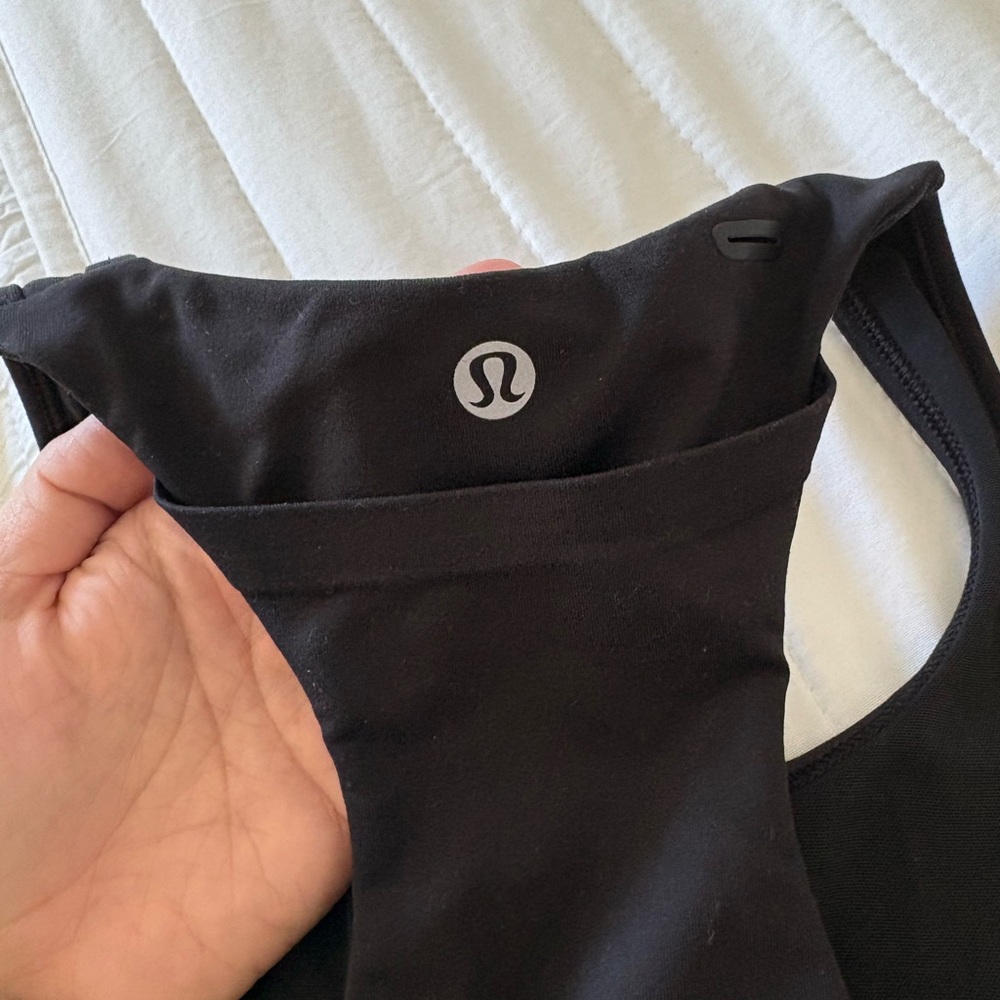 Lululemon Women’s Sports Bra